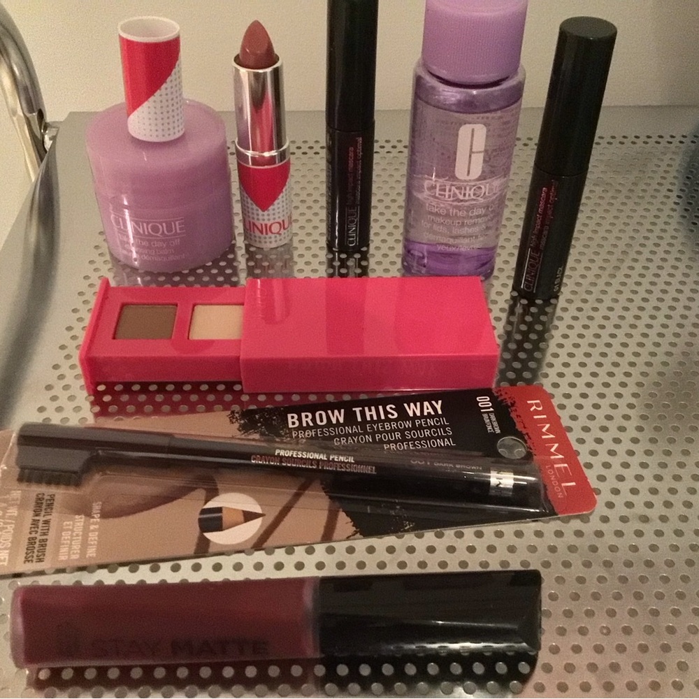 Clinique Mascara, Eyeshadow, Lipstick and Skincare Bundle